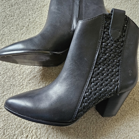 Frye Shoes - FRYE Reed Western Bootie in Black (NWT)